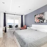Casa Bella With Sea Views - 1,4km From The Villa
