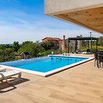 Casa Bella With Sea Views - 1,4km From The Villa *