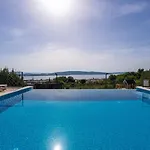 Villa Casa Bella With Sea Views - 1,4km From The *